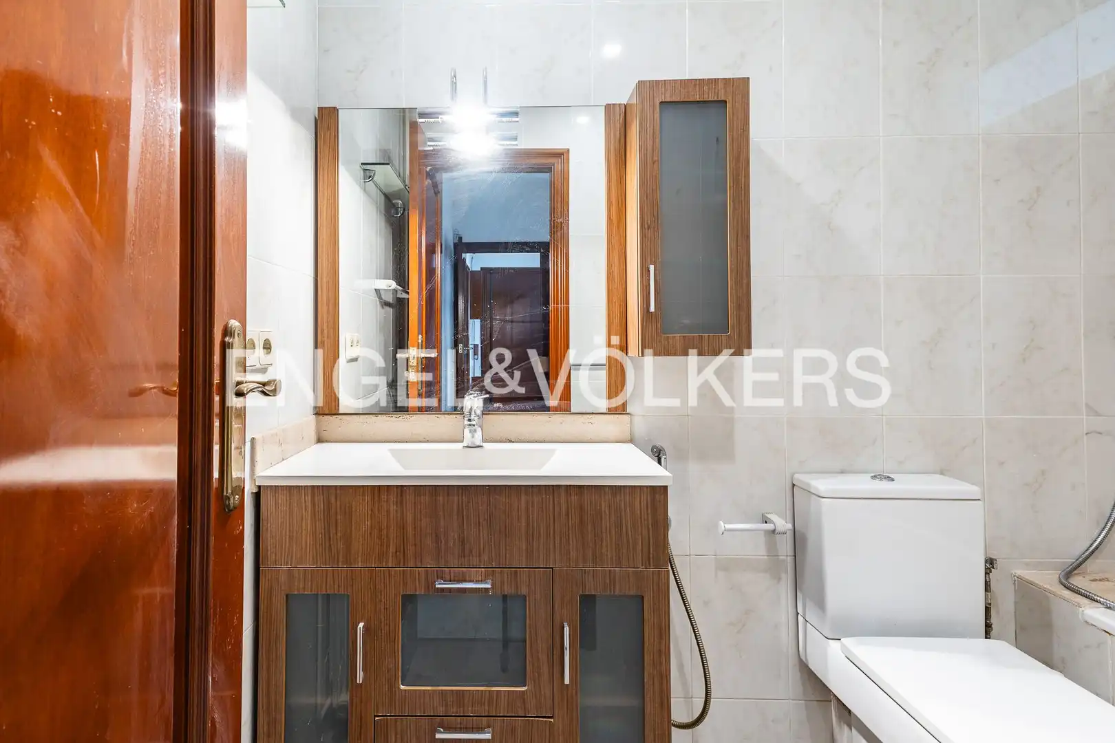 Bathroom of Flat for sale in Barcelona  with Air Conditioner and Heating