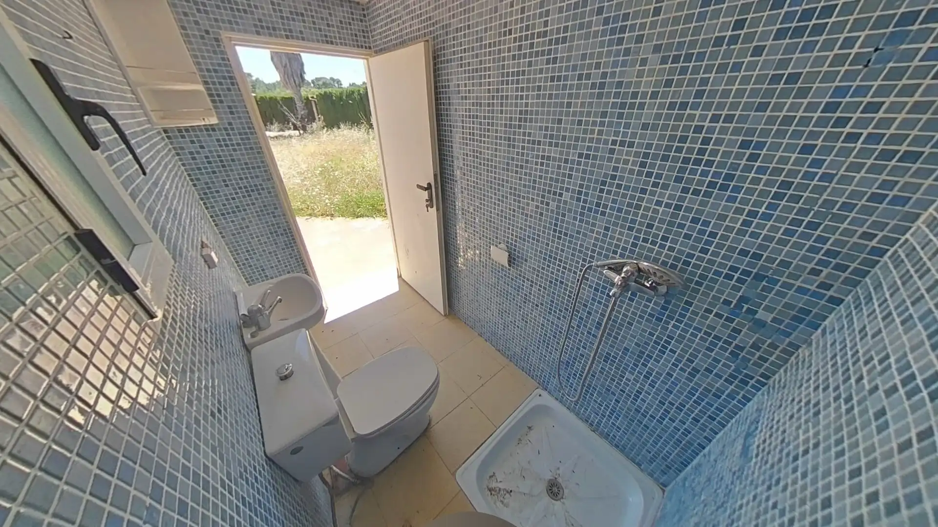 Bany de Casa o xalet en venda en Chiva amb Calefacció, Jardí privat i Terrassa