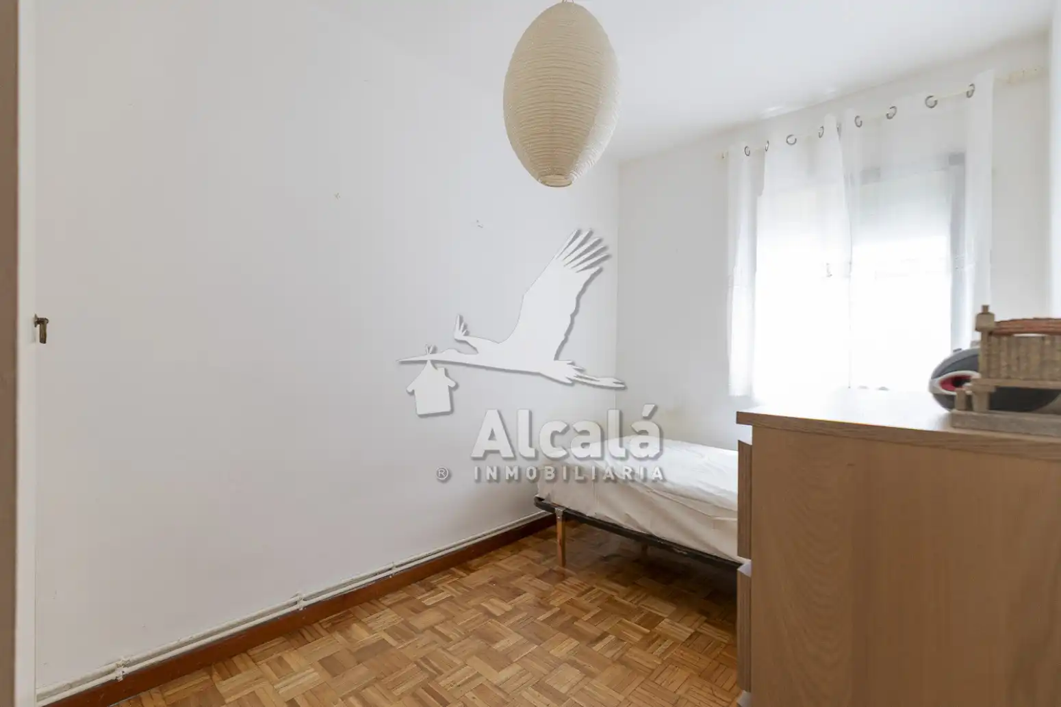 Bedroom of Flat for sale in Alcalá de Henares  with Air Conditioner, Heating and Parquet flooring