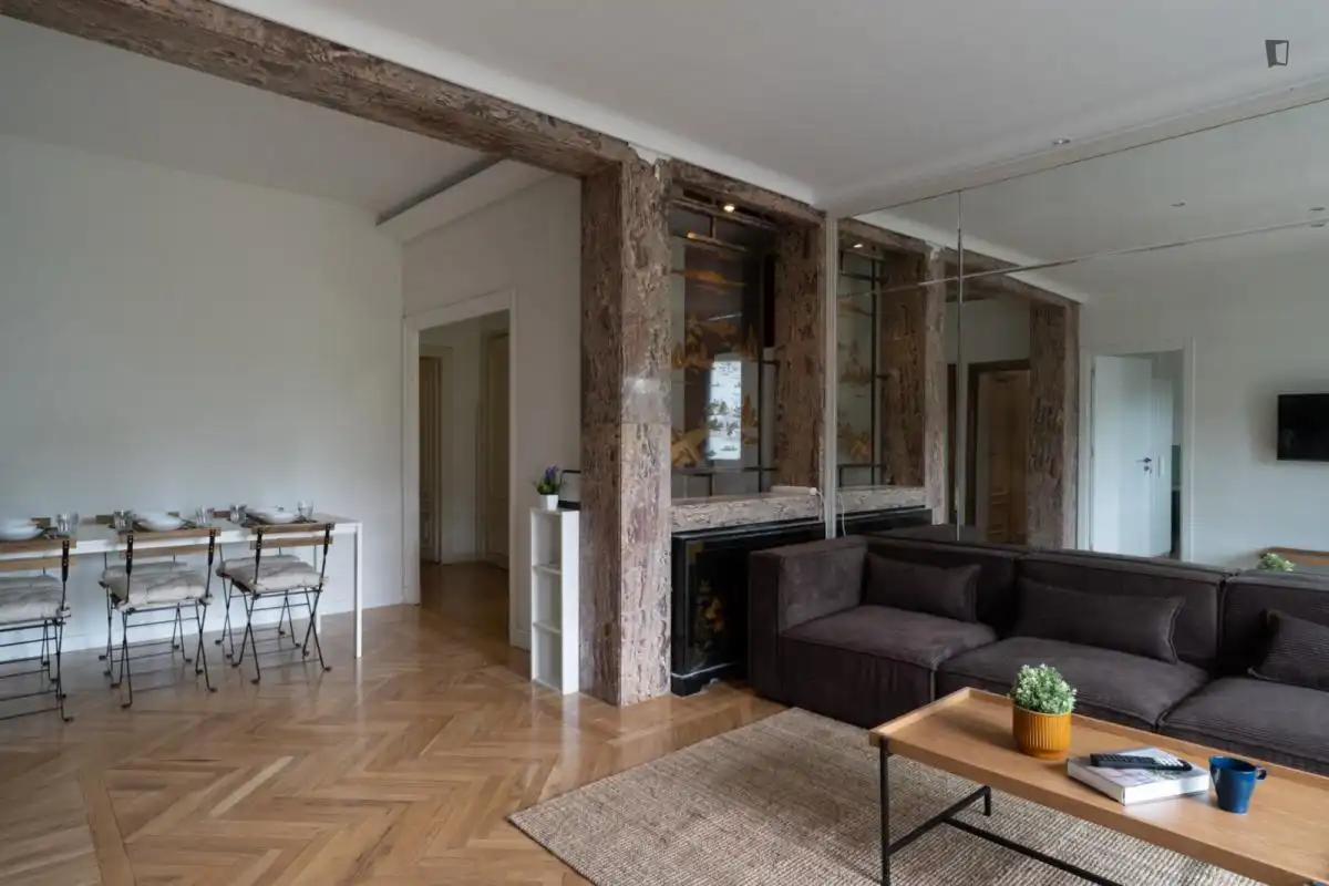 Wohnzimmer von Wohnungen zur untervermieten in Madrid mit Möbliert, Ofen und Waschmaschine