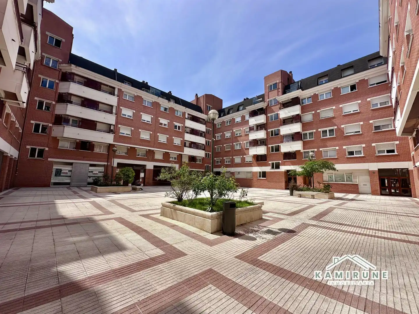 Vista exterior de Àtic en venda en Bilbao  amb Calefacció