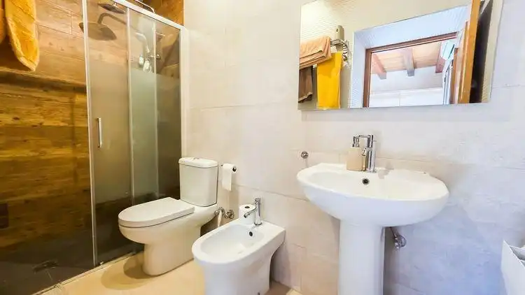 Baño de Casa o chalet en venta en Castril con Calefacción, Jardín privado y Parquet
