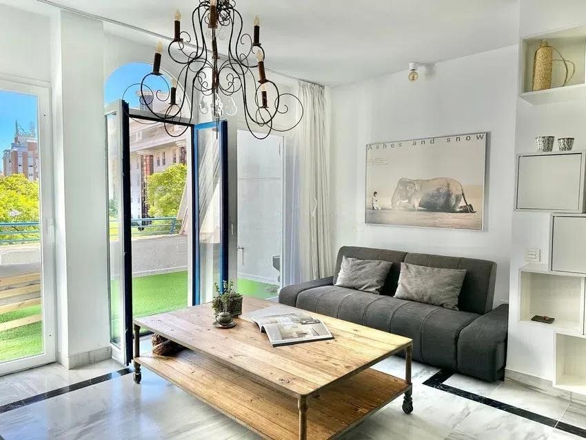 Sala d'estar de Dúplex en venda en Marbella amb Aire condicionat, Calefacció i Piscina