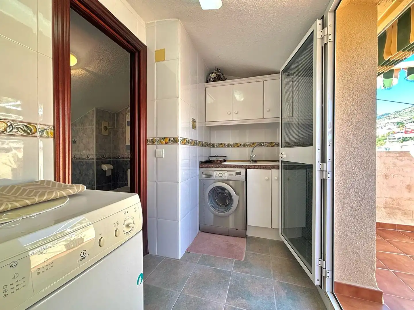 Bathroom of Duplexes for sale in Benalmádena  with Air Conditioner and Community pool