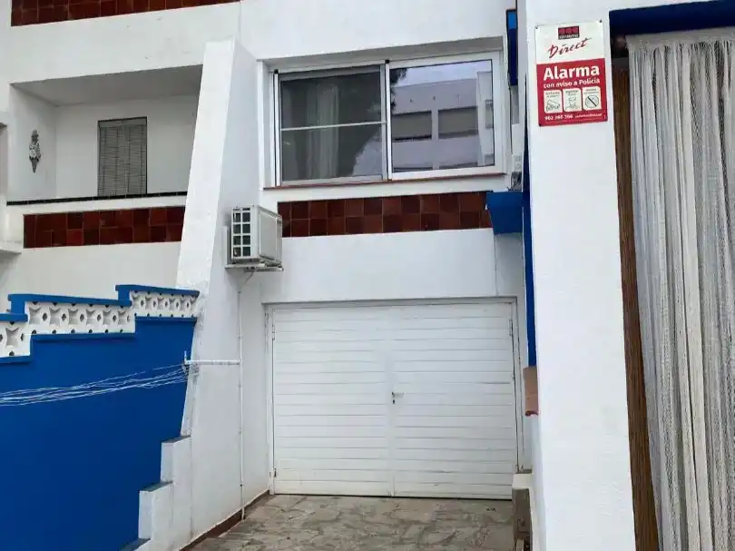 Vista exterior de Casa o xalet en venda en La Ràpita amb Aire condicionat i Balcó