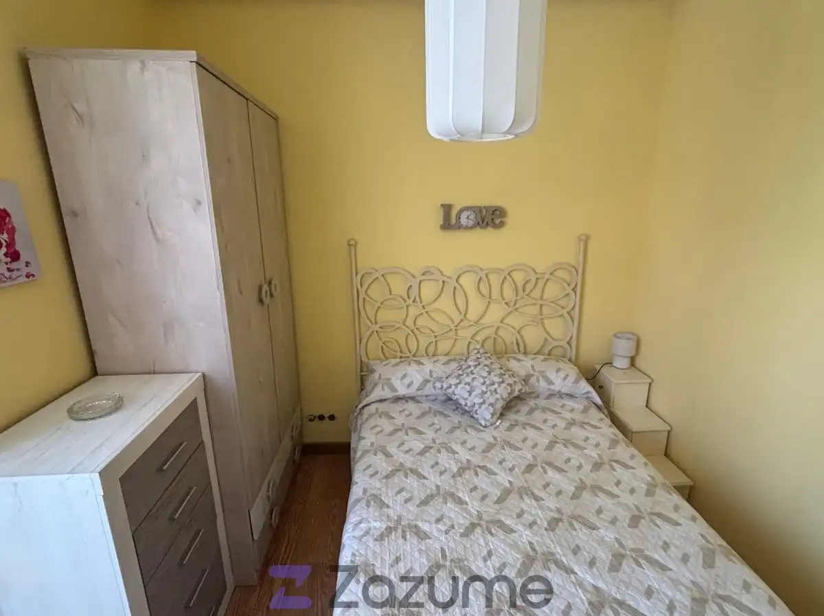Bedroom of Apartments for rent in Burgos  with Heating, Furnished and Oven