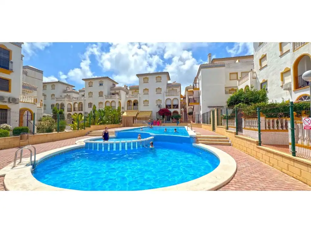 Maisonette zum Verkauf in Calle Adelfas, Cañada del Molino