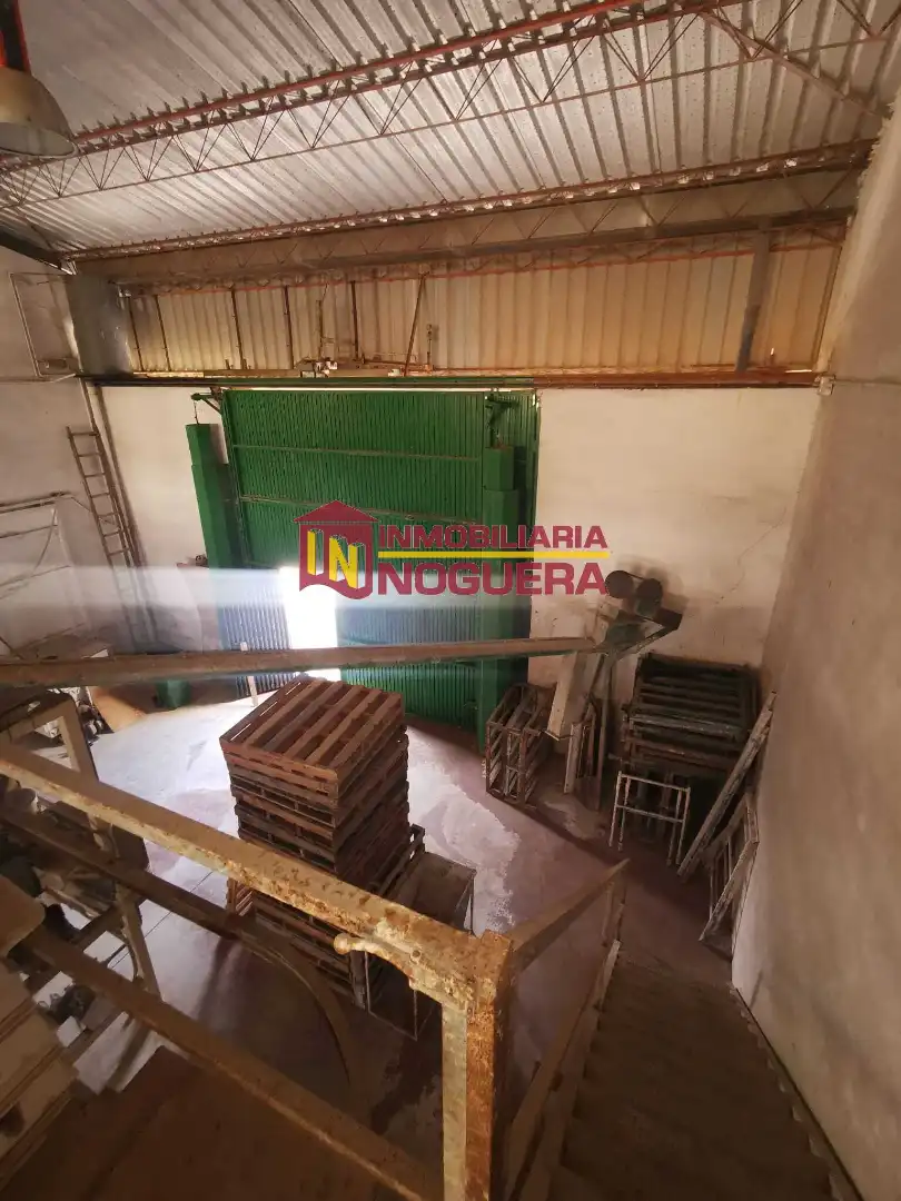 Nau industrial en venda en Écija