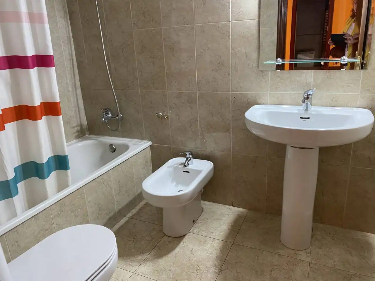 Badezimmer von Wohnung zur Miete in Alcañiz mit Heizung, Abstellraum und Balkon