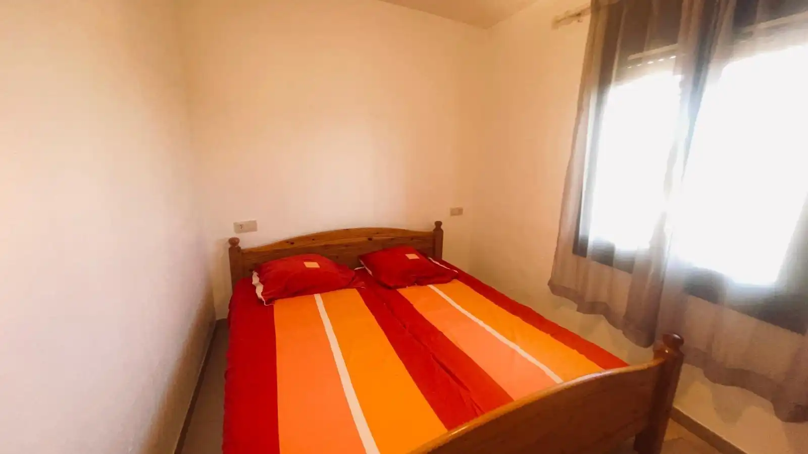 Dormitori de Apartament en venda en Empuriabrava amb Aire condicionat, Calefacció i Jardí privat