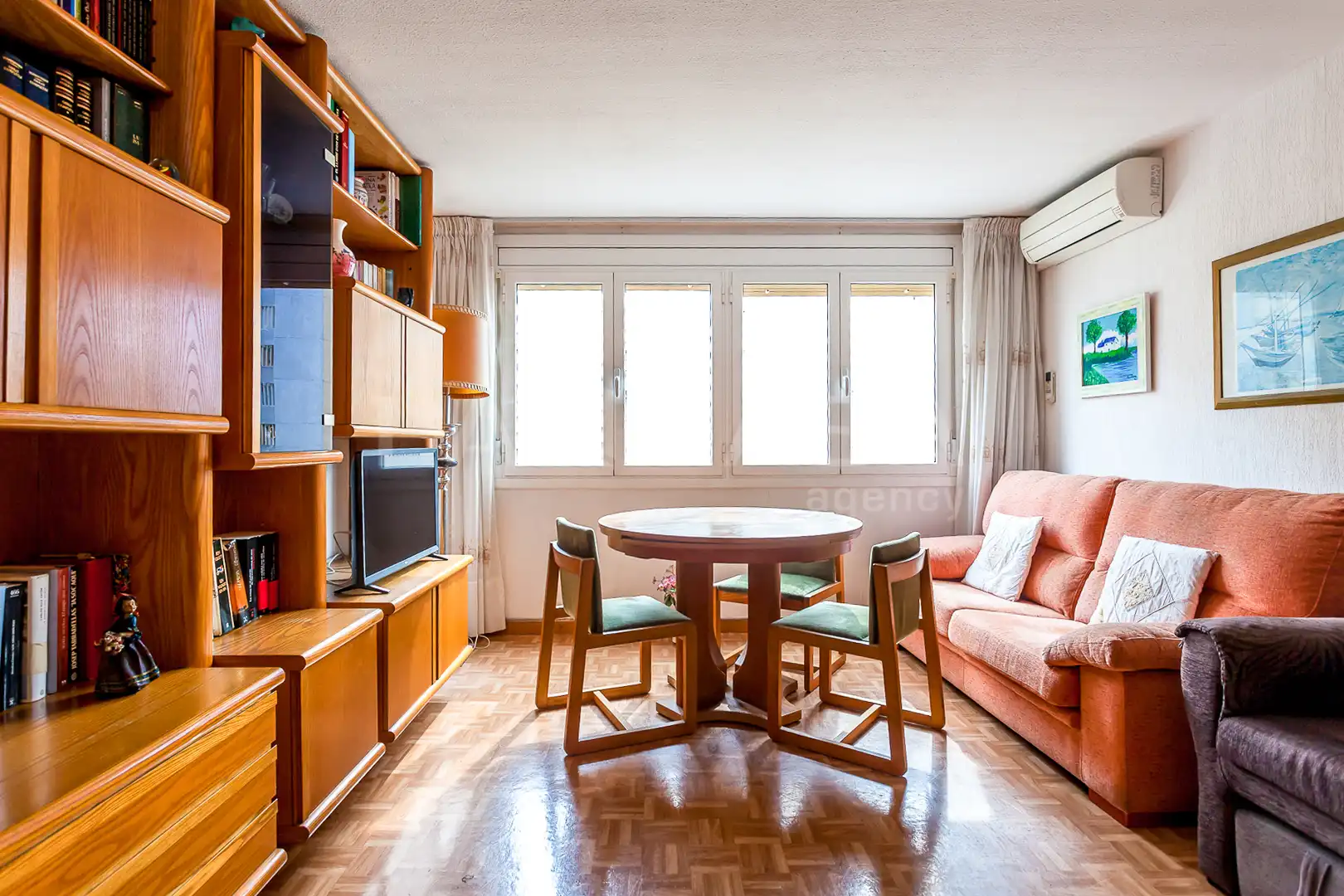 Sala d'estar de Pis en venda en L'Hospitalet de Llobregat