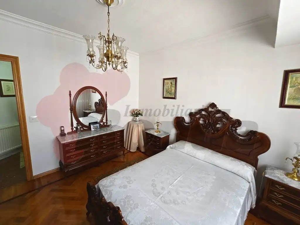 Bedroom of Flat for sale in Lugo