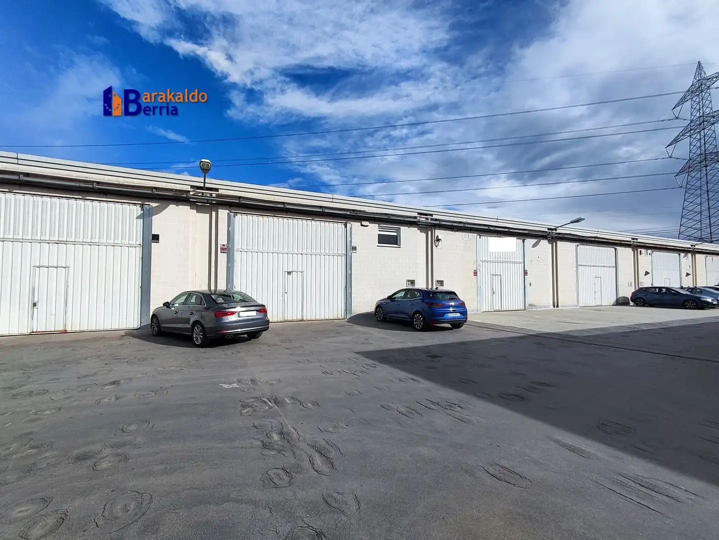 Vista exterior de Nave industrial en venta en Santurtzi  con Alarma