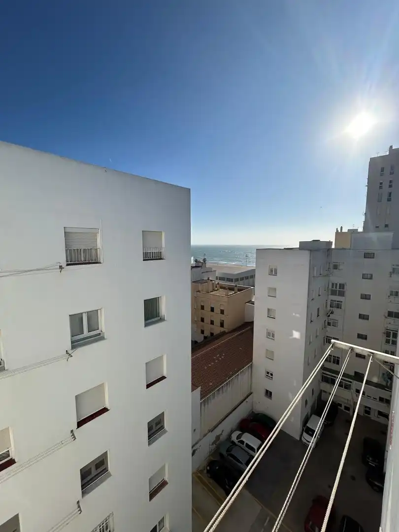 Dormitori de Pis en venda en Cádiz amb Calefacció, Terrassa i Balcó
