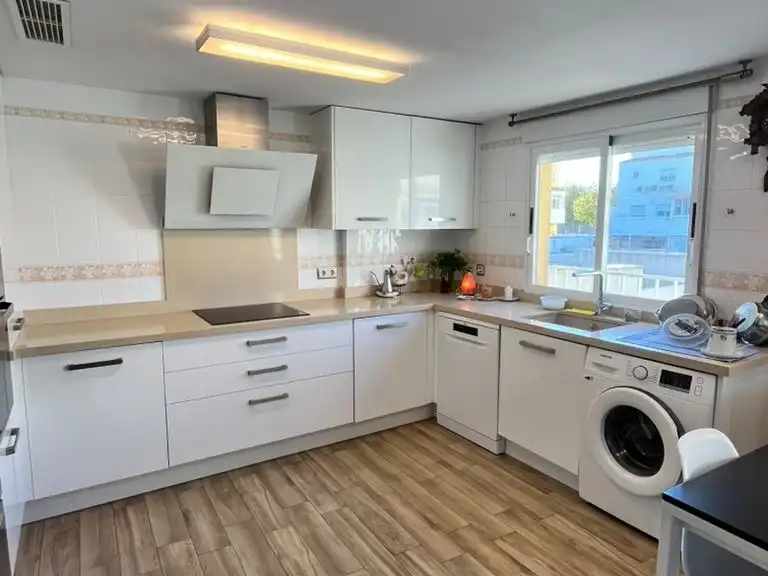 Chalet con jardín en venta en Constitució 6