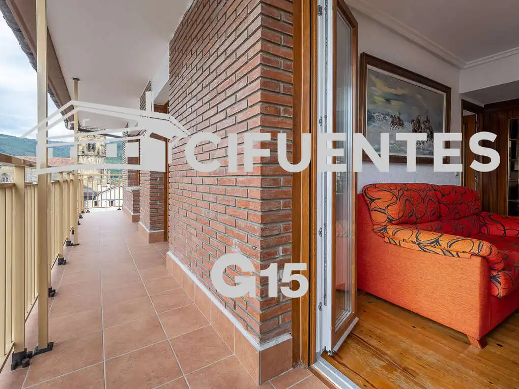 Außenansicht von Wohnung zum Verkauf in Usurbil mit Terrasse, Abstellraum und Balkon