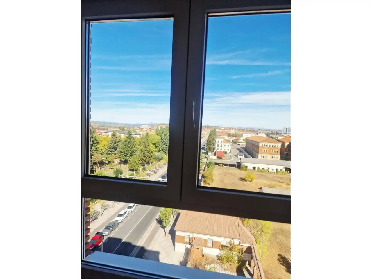 Außenansicht von Dachboden zum Verkauf in León Capital  mit Heizung, Parkett und Terrasse