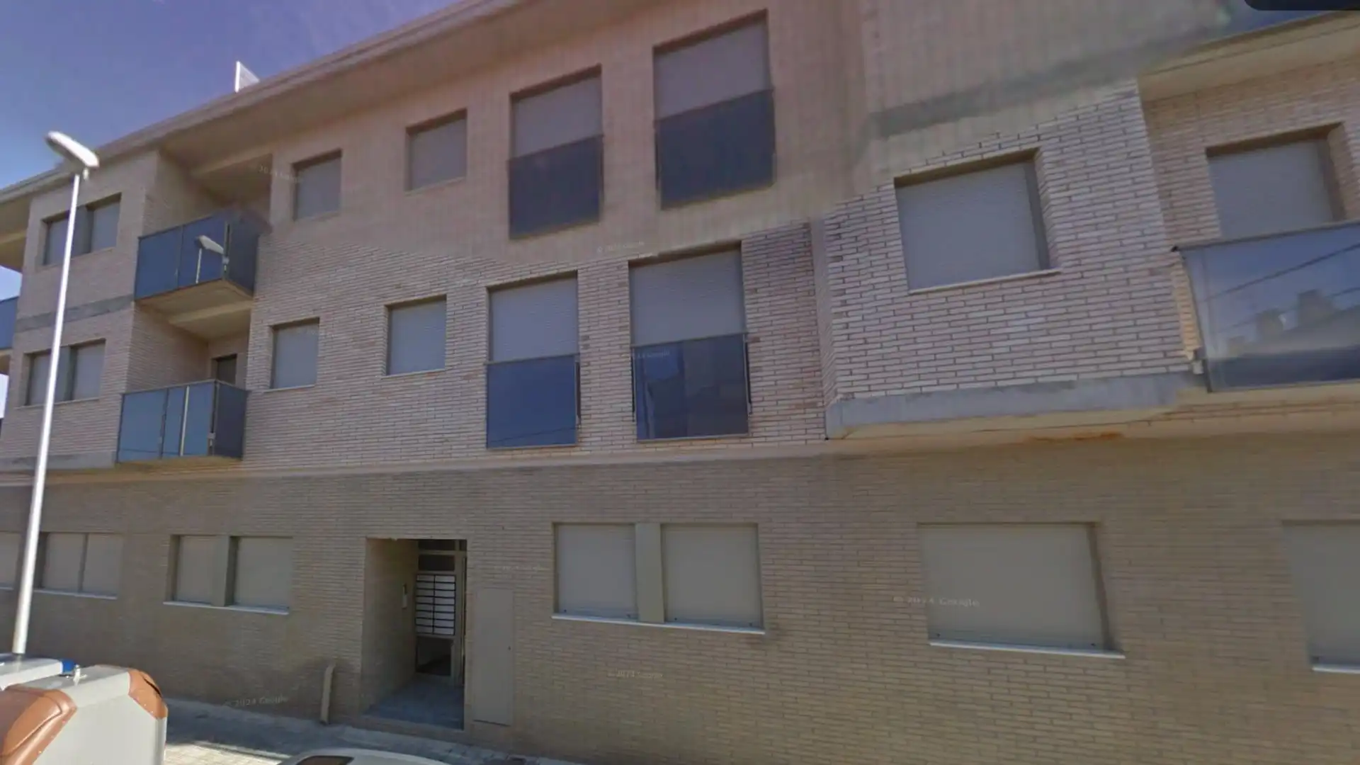 Vista exterior de Dúplex en venta en Deltebre con Jardín privado, Balcón y Piscina comunitaria