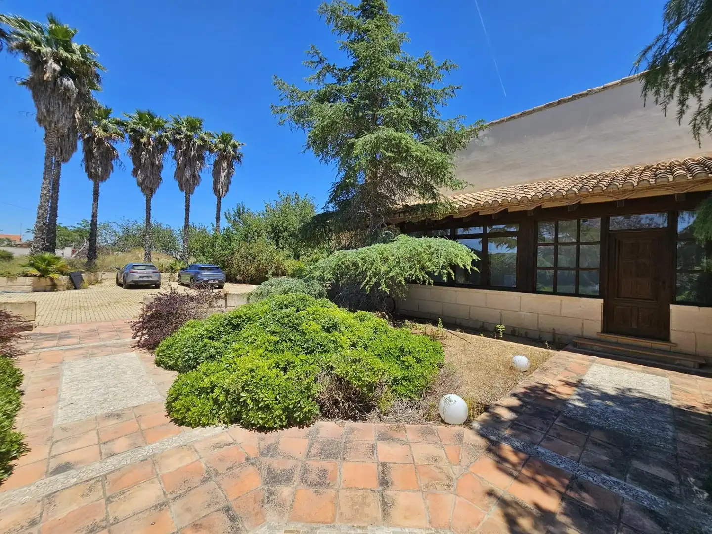 Vista exterior de Casa o xalet en venda en Elche / Elx amb Aire condicionat, Calefacció i Jardí privat