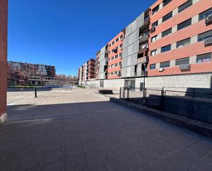 Vista exterior de Pis en venda en Torrejón de Ardoz amb Calefacció, Balcó i Piscina comunitària