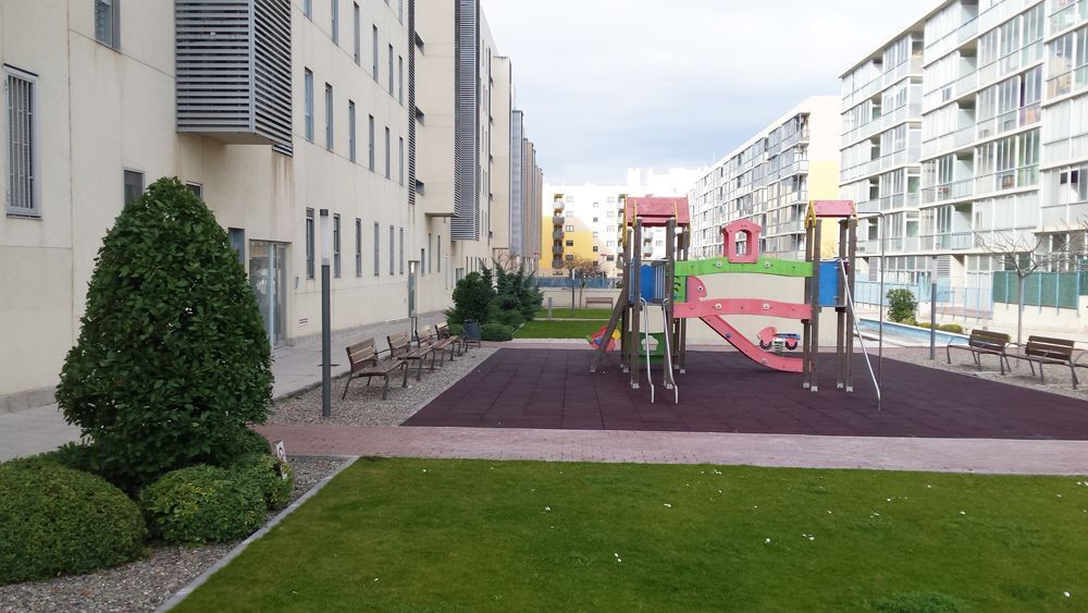 Terraza de Piso de alquiler en  Zaragoza Capital con Trastero y Amueblado