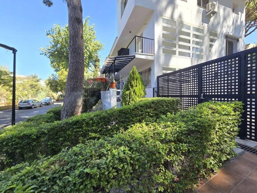 Exterior view of Single-family semi-detached to rent in Marbella  with Air Conditioner, Terrace and Internet