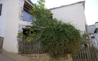 Vista exterior de Casa adosada en venda en Nevada amb Jardí privat, Terrassa i Moblat