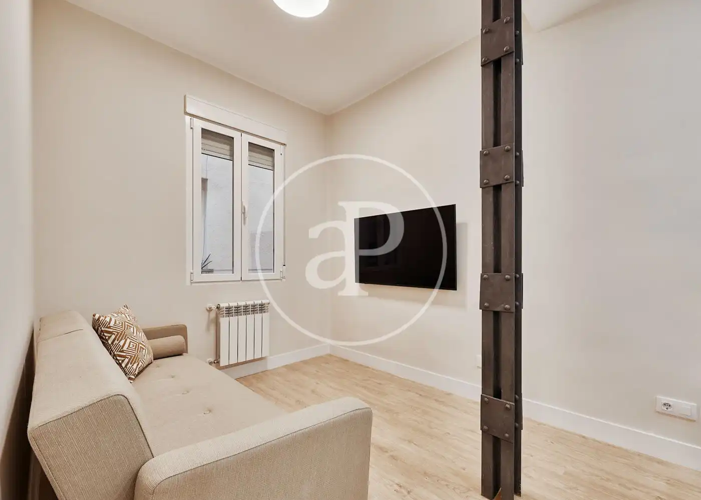 Living room of Flat for sale in Madrid  with Air Conditioner, Heating and Furnished