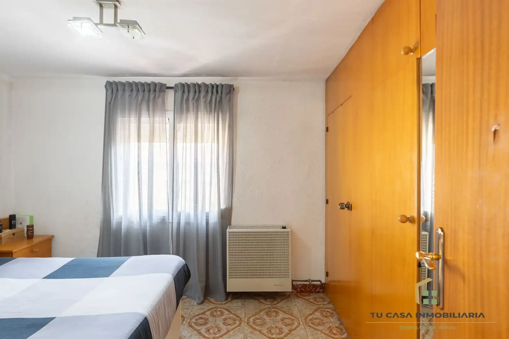 Schlafzimmer von Wohnung zum Verkauf in Badalona mit Klimaanlage