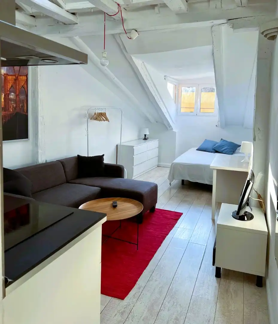 Schlafzimmer von Wohnung zur Miete in Madrid mit Klimaanlage, Heizung und Möbliert