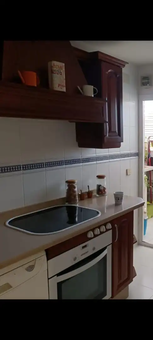 Flat for rent in Calle Cueva de Menga, Urbadiez - Entrepuentes