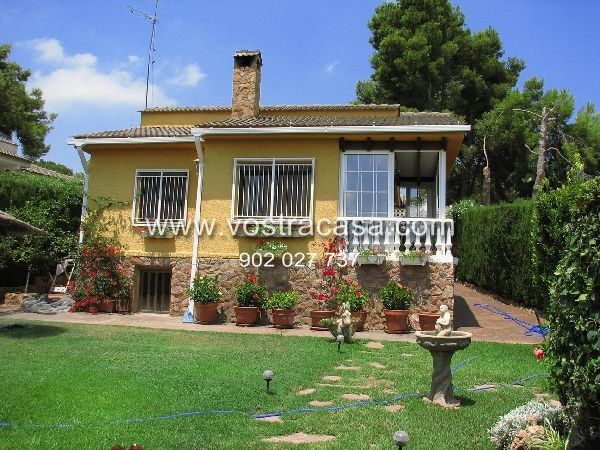 Jardín de Casa o chalet de alquiler en Chiva con Aire acondicionado, Calefacción y Jardín privado