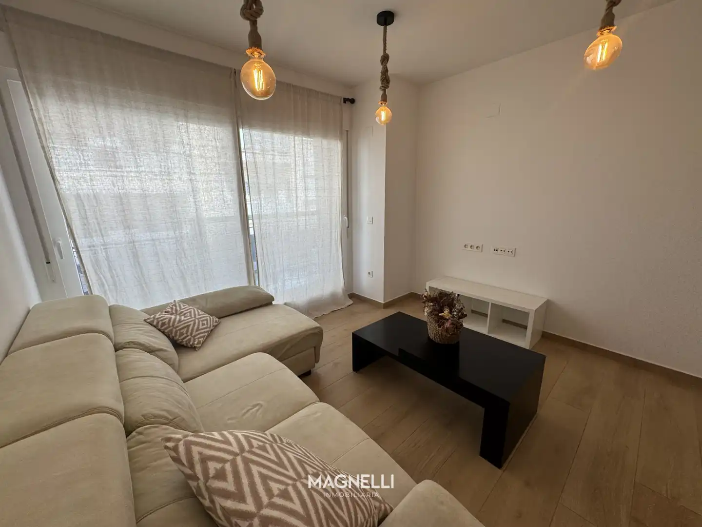 Flat for sale in Calle Manuel Maestre, Plaza Castelar - Mercado Central