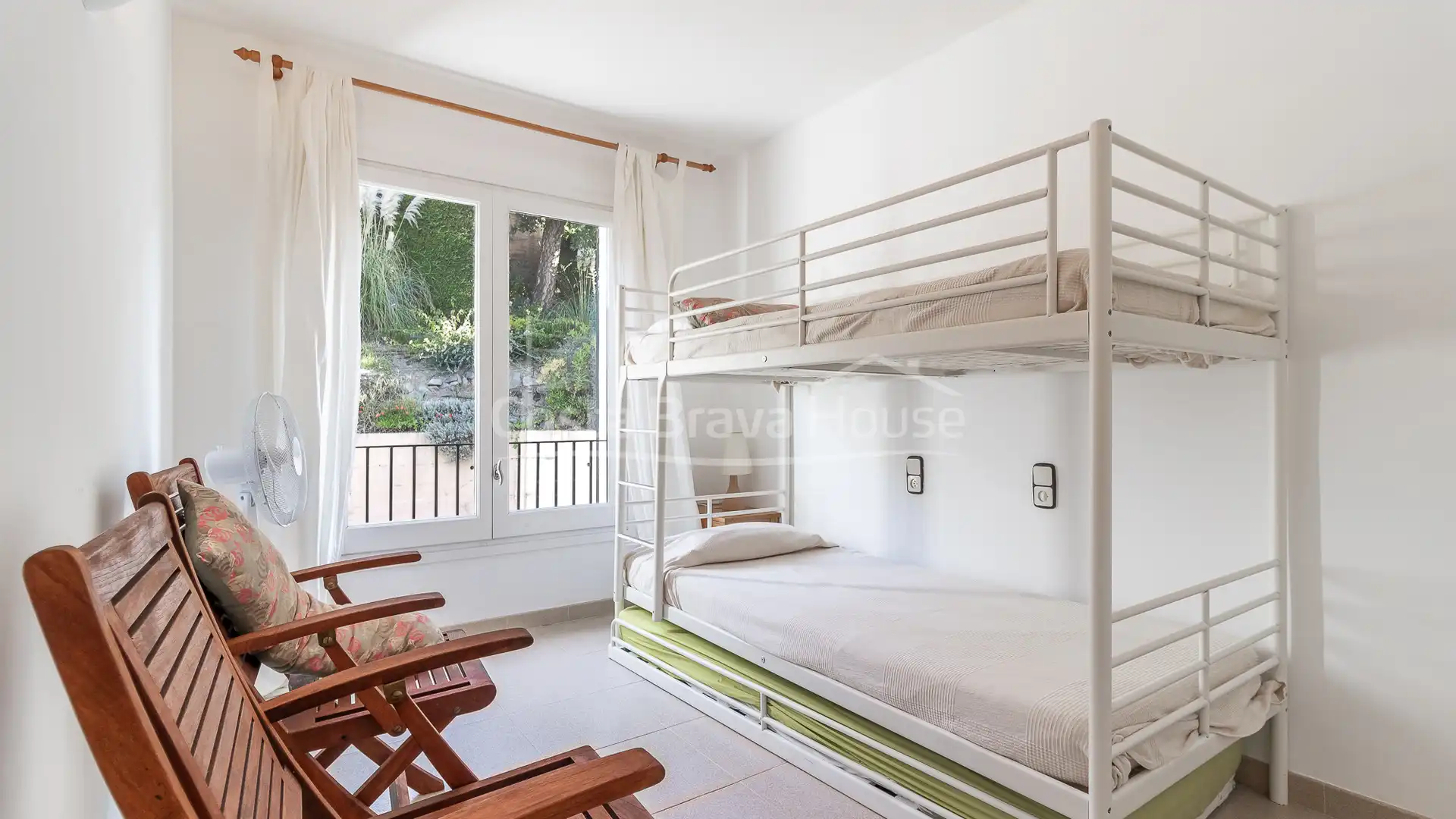 Schlafzimmer von Einfamilien-Reihenhaus zum Verkauf in Palafrugell mit Klimaanlage, Heizung und Privatgarten
