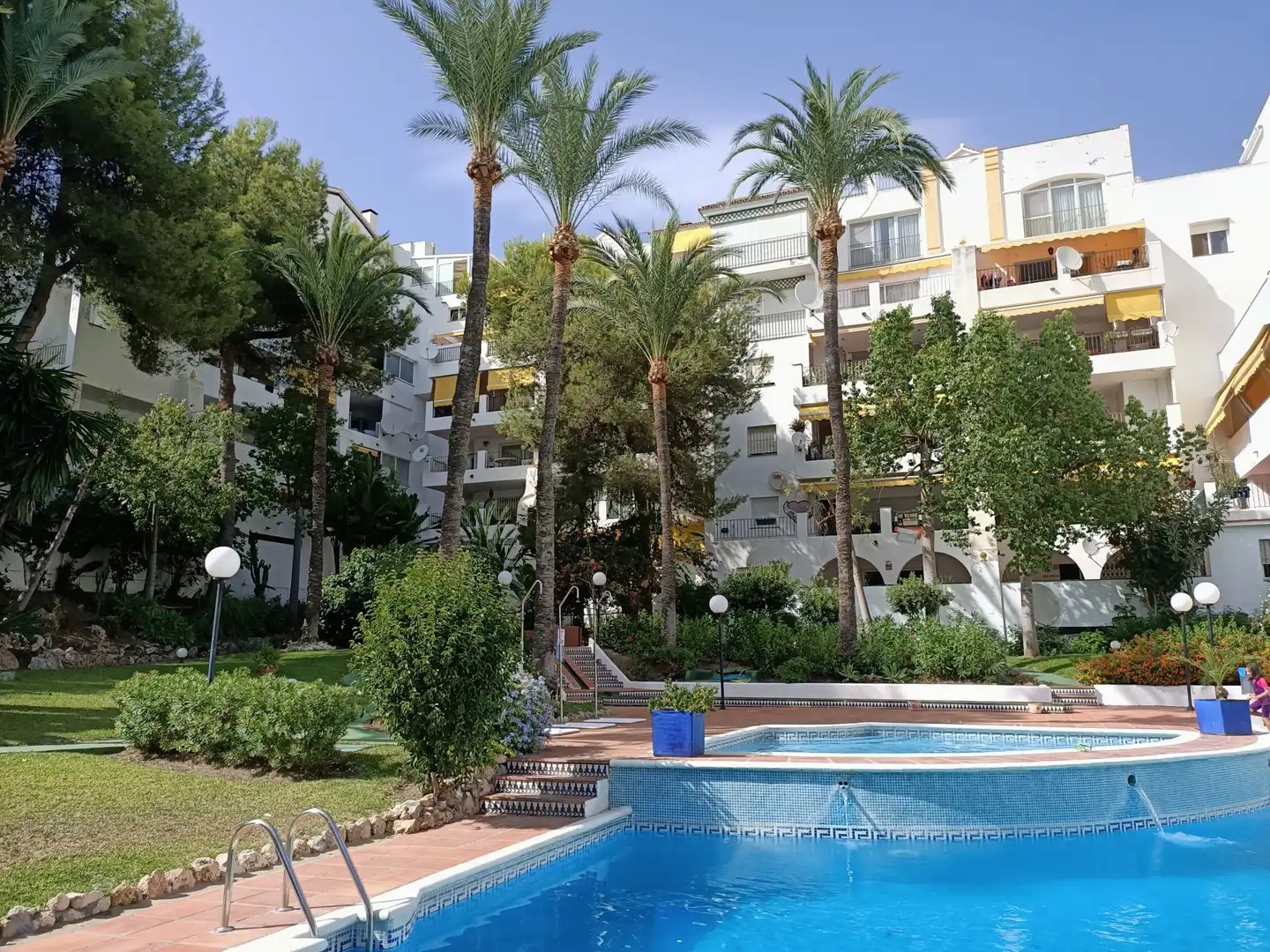 Exterior view of Ground floor for sale in Estepona  with Terrace, Swimming Pool and Community pool