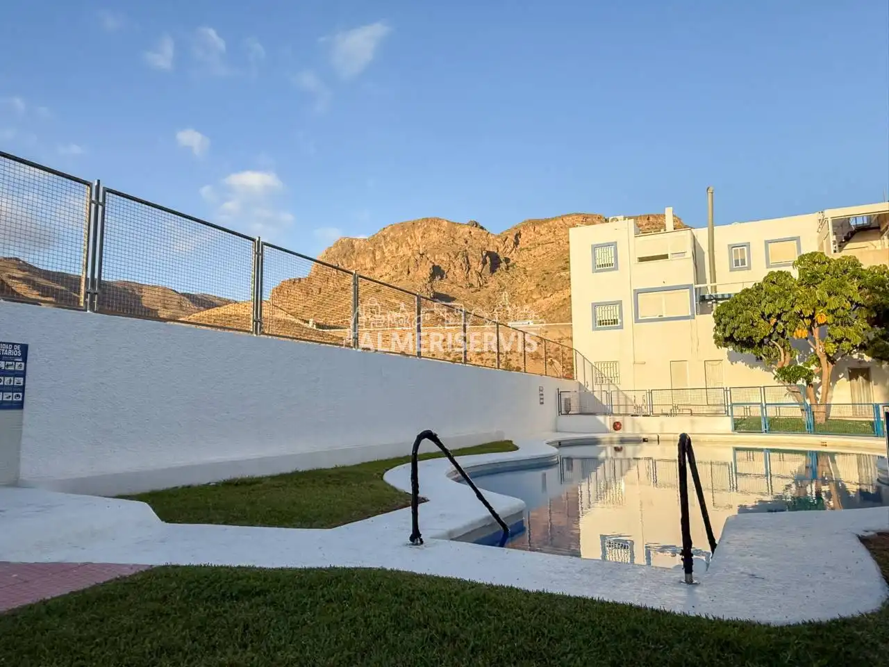 Piscina de Dúplex en venta en Aguadulce