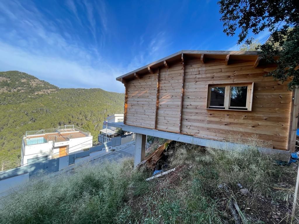 Vista exterior de Casa o xalet en venda en Castellar del Vallès amb Calefacció i Balcó