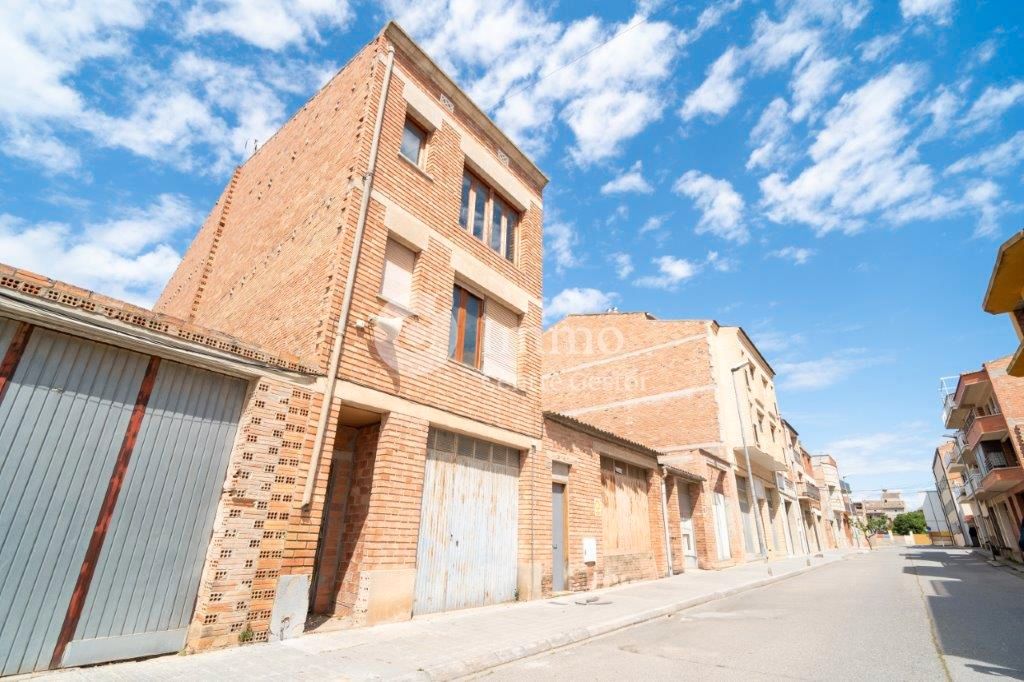 Vista exterior de Casa adosada en venda en Juneda
