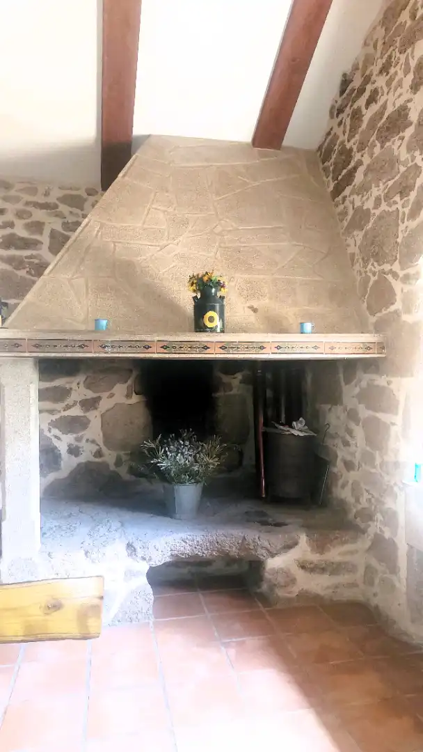 Finca rústica en venta en Barro con Jardín privado, Terraza y Amueblado