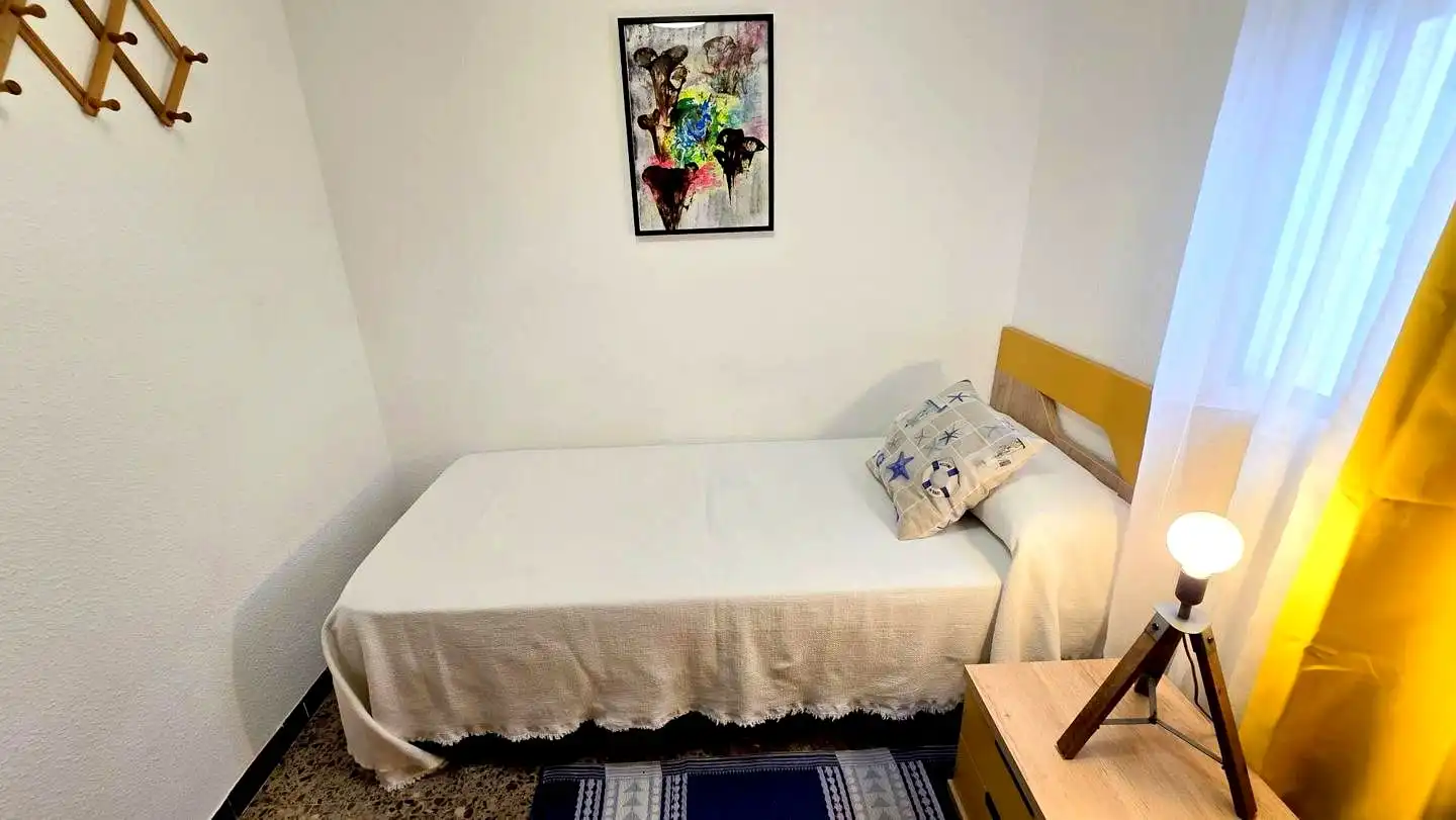 Bedroom of Flat for rent in Gandia