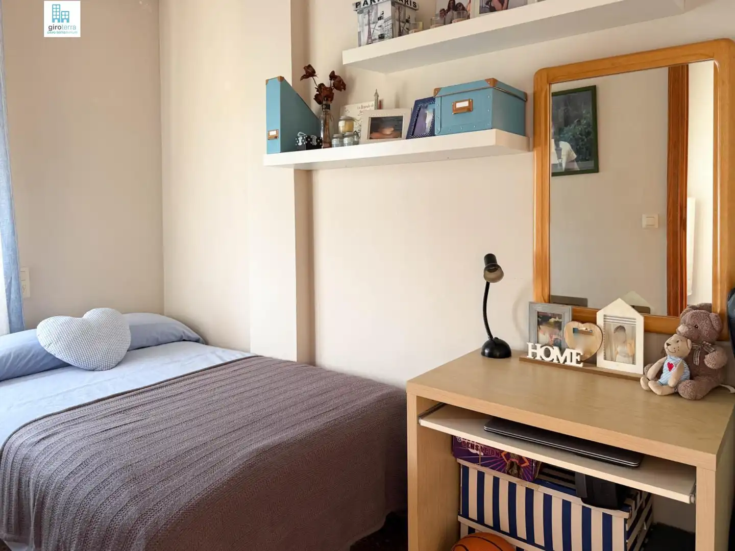 Schlafzimmer von Dachboden zum Verkauf in Blanes mit Terrasse