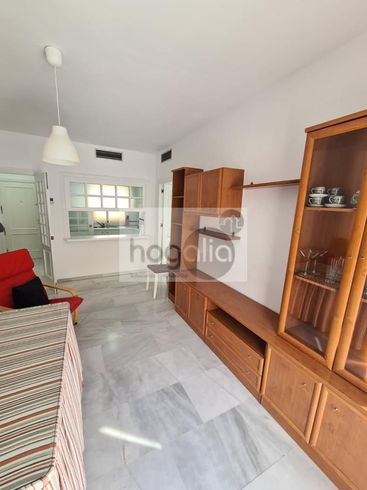 Bedroom of Flat to rent in  Sevilla Capital  with Air Conditioner and Furnished