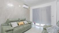 Living room of Flat for sale in  Granada Capital  with Terrace and Balcony