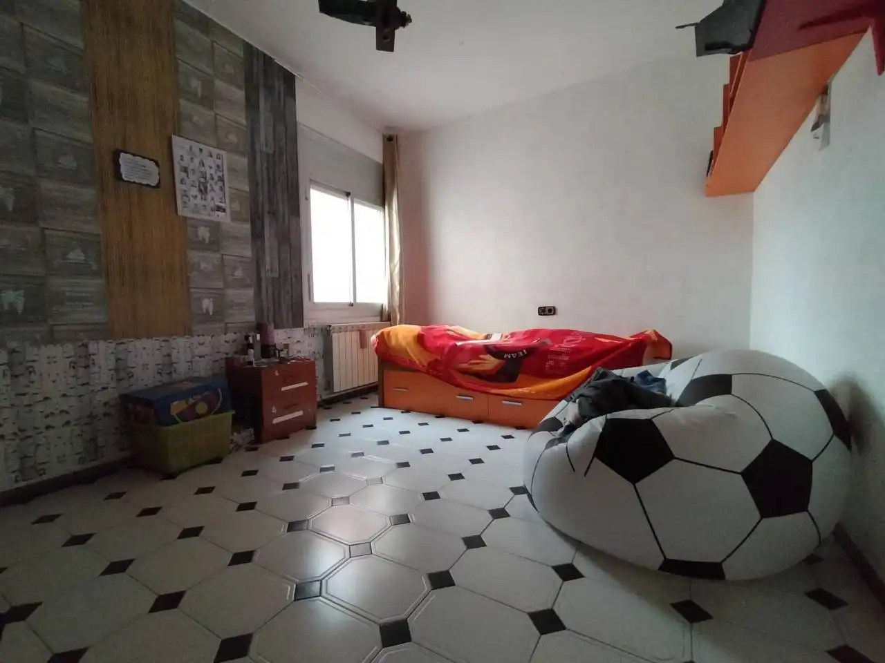 Dormitori de Casa o xalet en venda en Terrassa amb Calefacció i Terrassa