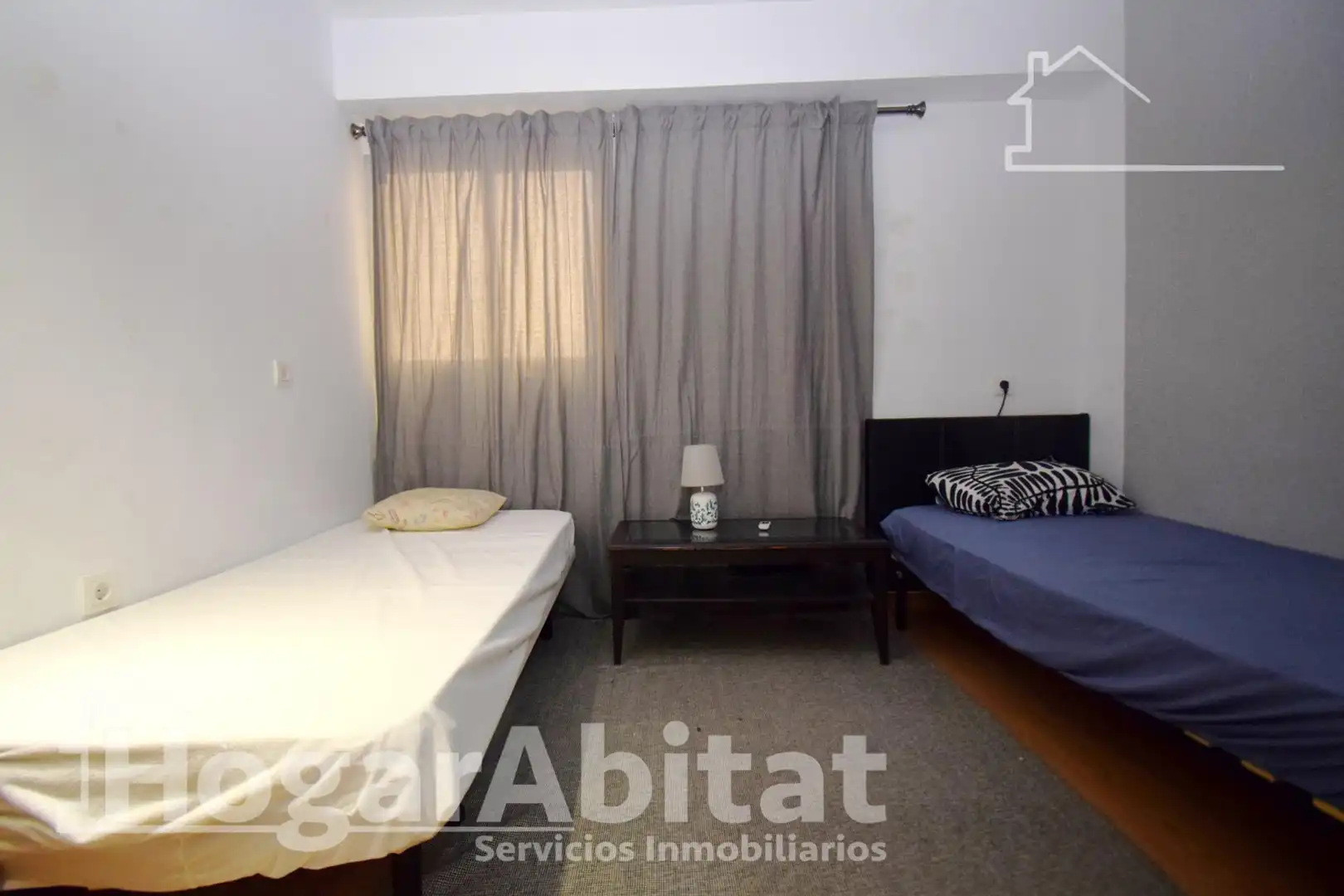 Habitación de Ático en venta en Catarroja con Terraza, Trastero y Balcón