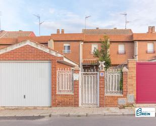 Exterior view of Single-family semi-detached for sale in Añover de Tajo  with Air Conditioner, Heating and Private garden