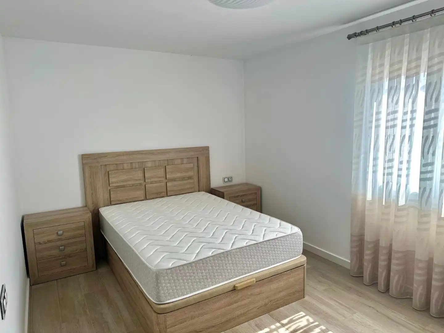 Dormitori de Casa o xalet en venda en Alicante / Alacant amb Aire condicionat, Jardí privat i Terrassa