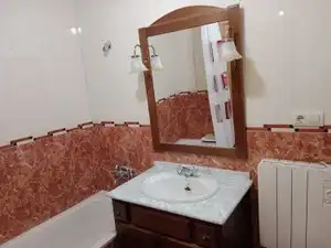 Baño de Casa o chalet en venta en Escalona con Calefacción, Terraza y Trastero