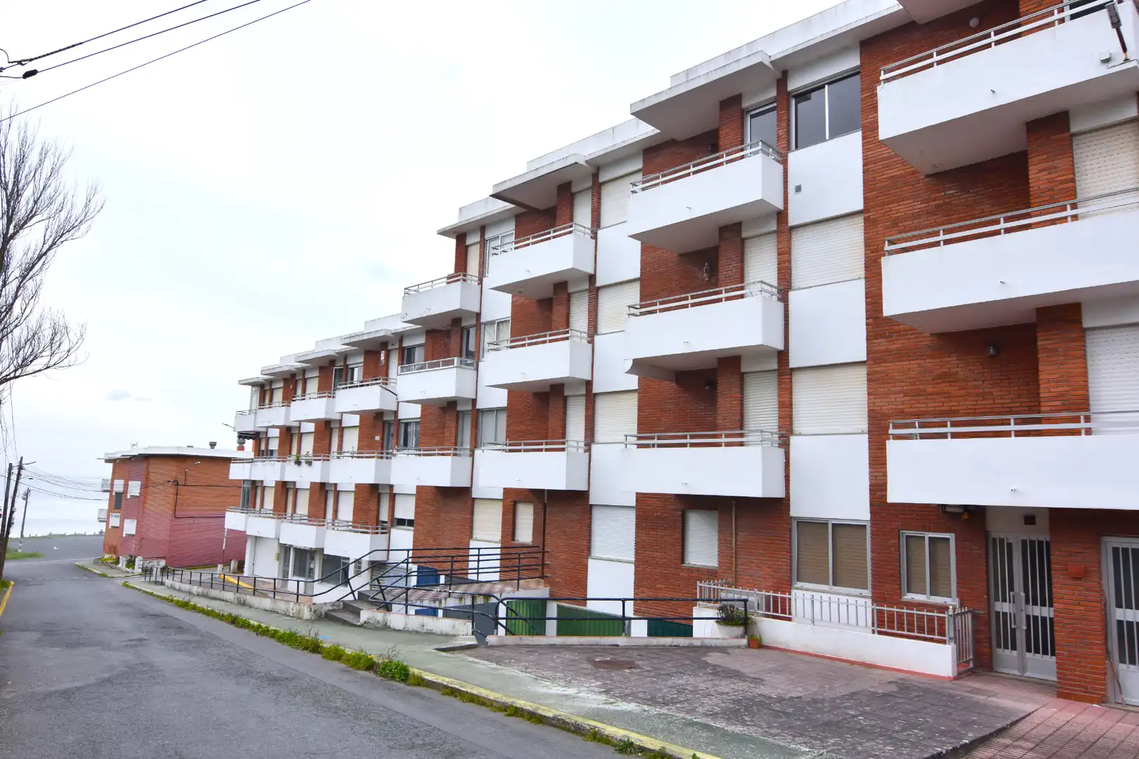 Vista exterior de Piso en venta en Pontedeume con Calefacción, Parquet y Terraza