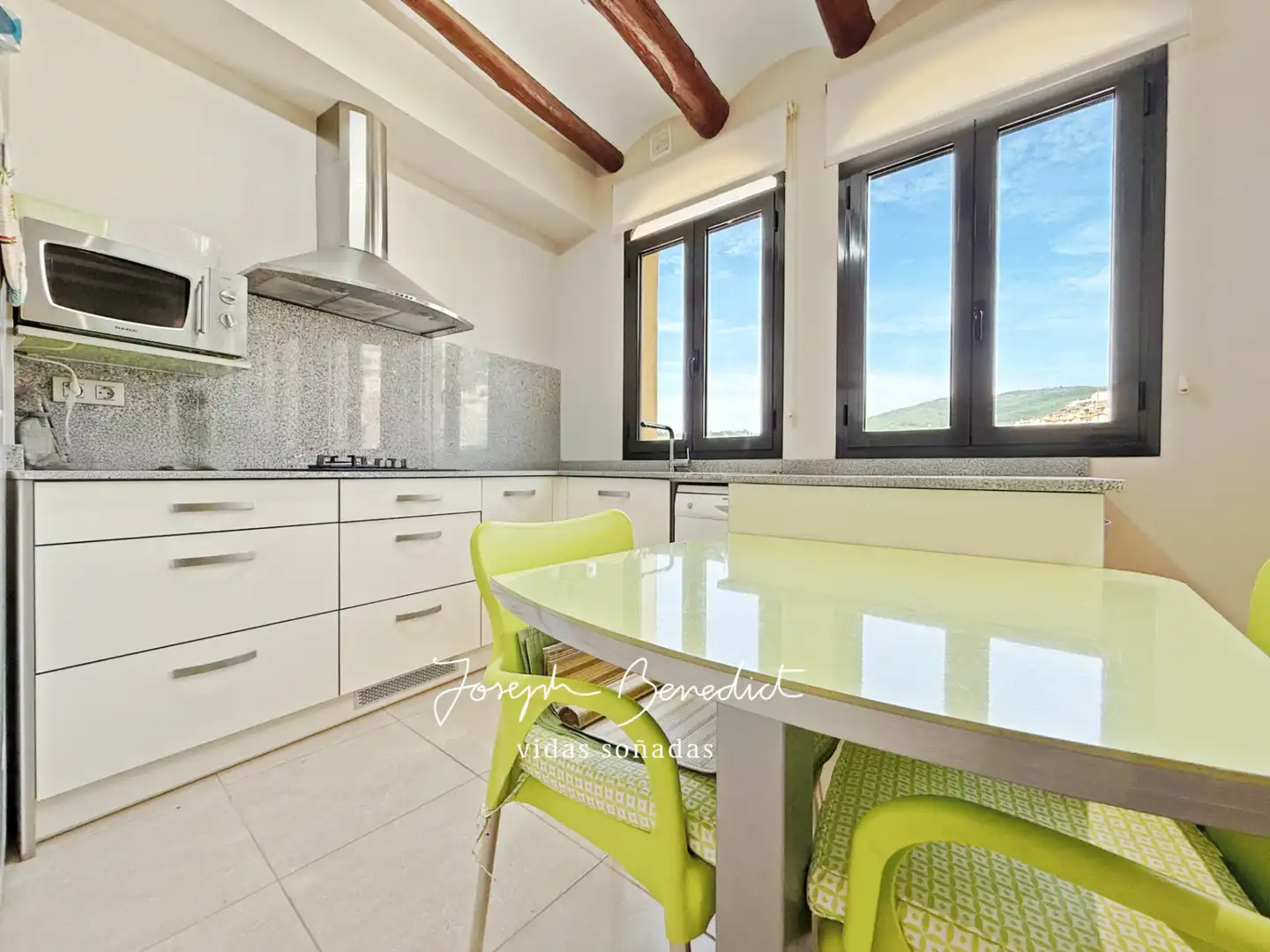 Cuina de Casa o xalet en venda en Sant Quintí de Mediona amb Aire condicionat, Calefacció i Jardí privat